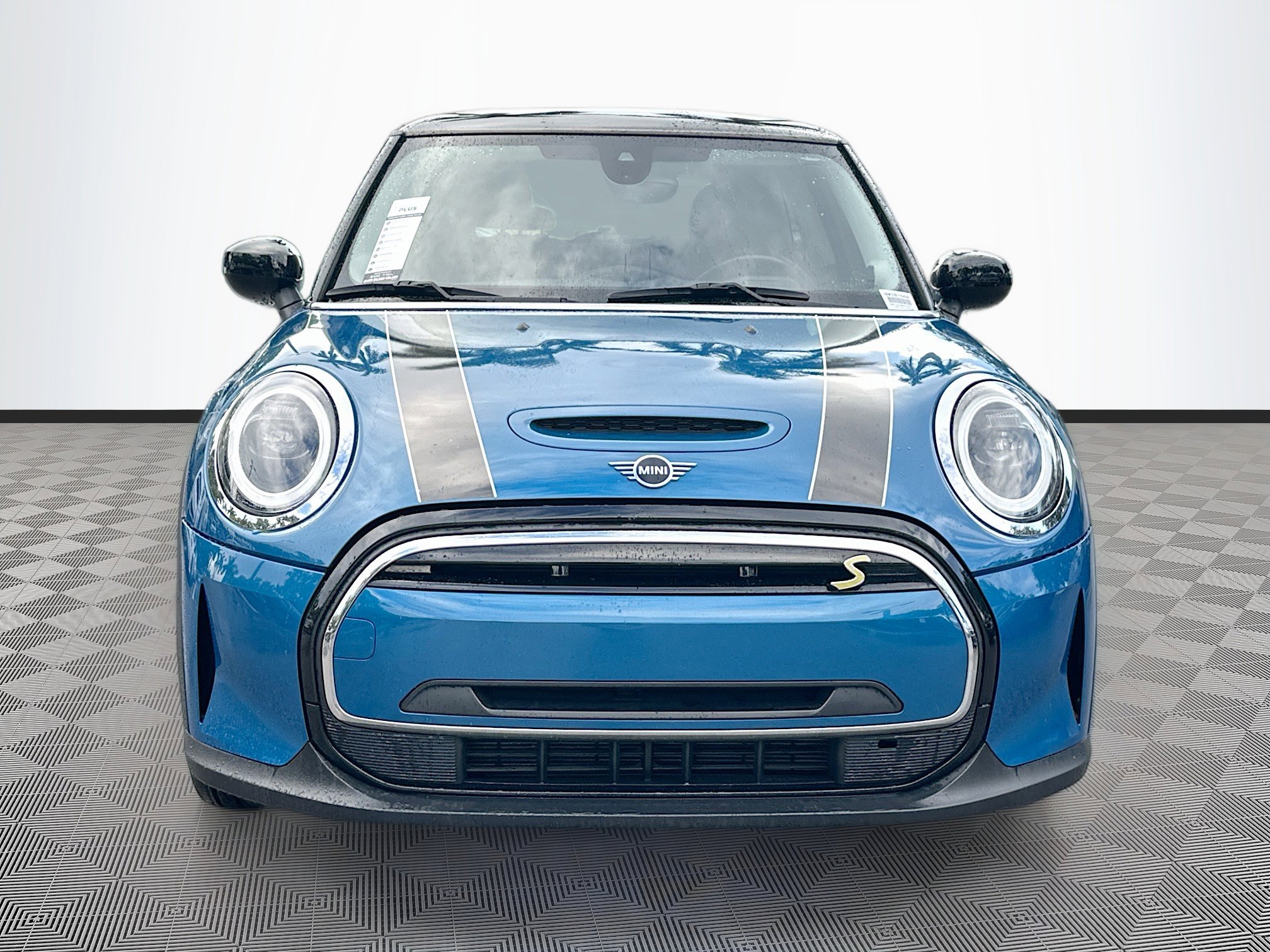 2024 Mini Cooper 2 Door Hardtop SE photo 2