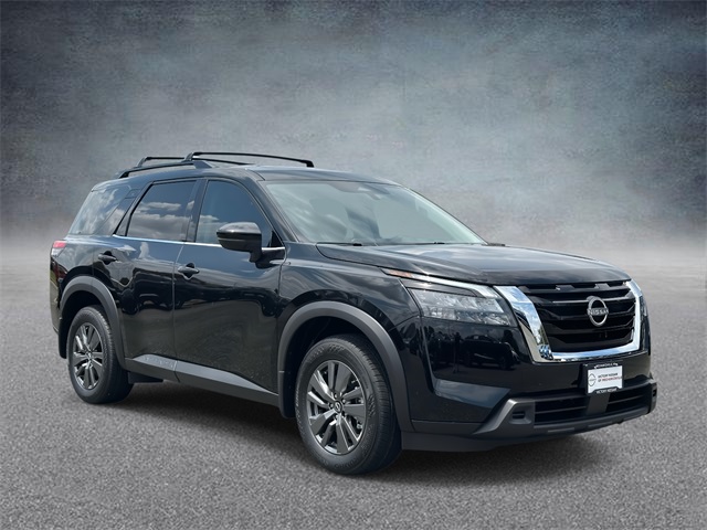 2025 Nissan Pathfinder SV's photo