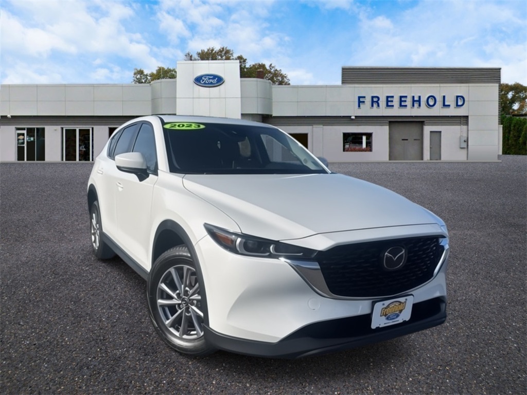 2023 Mazda CX-5 S Preferred package's photo