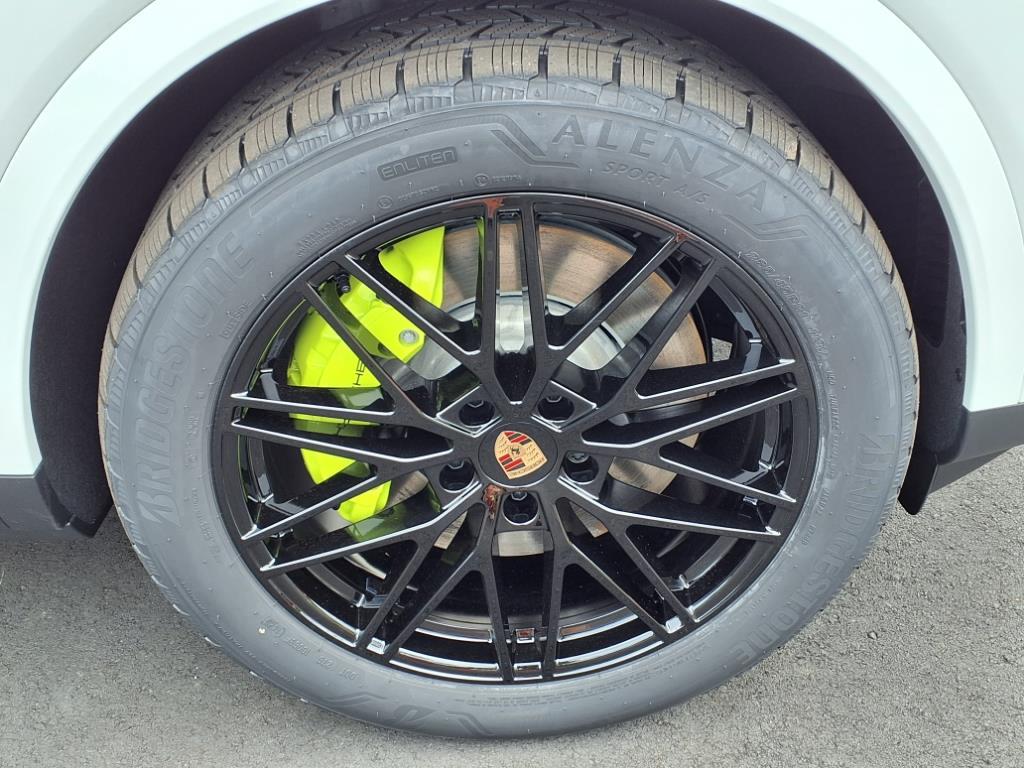 2025 Porsche Cayenne E-Hybrid photo 31