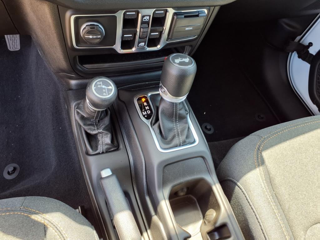 2025 Jeep Wrangler Sport S photo 14