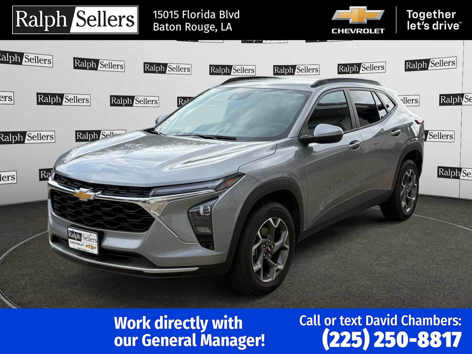 2025 Chevrolet Trax LT photo 2