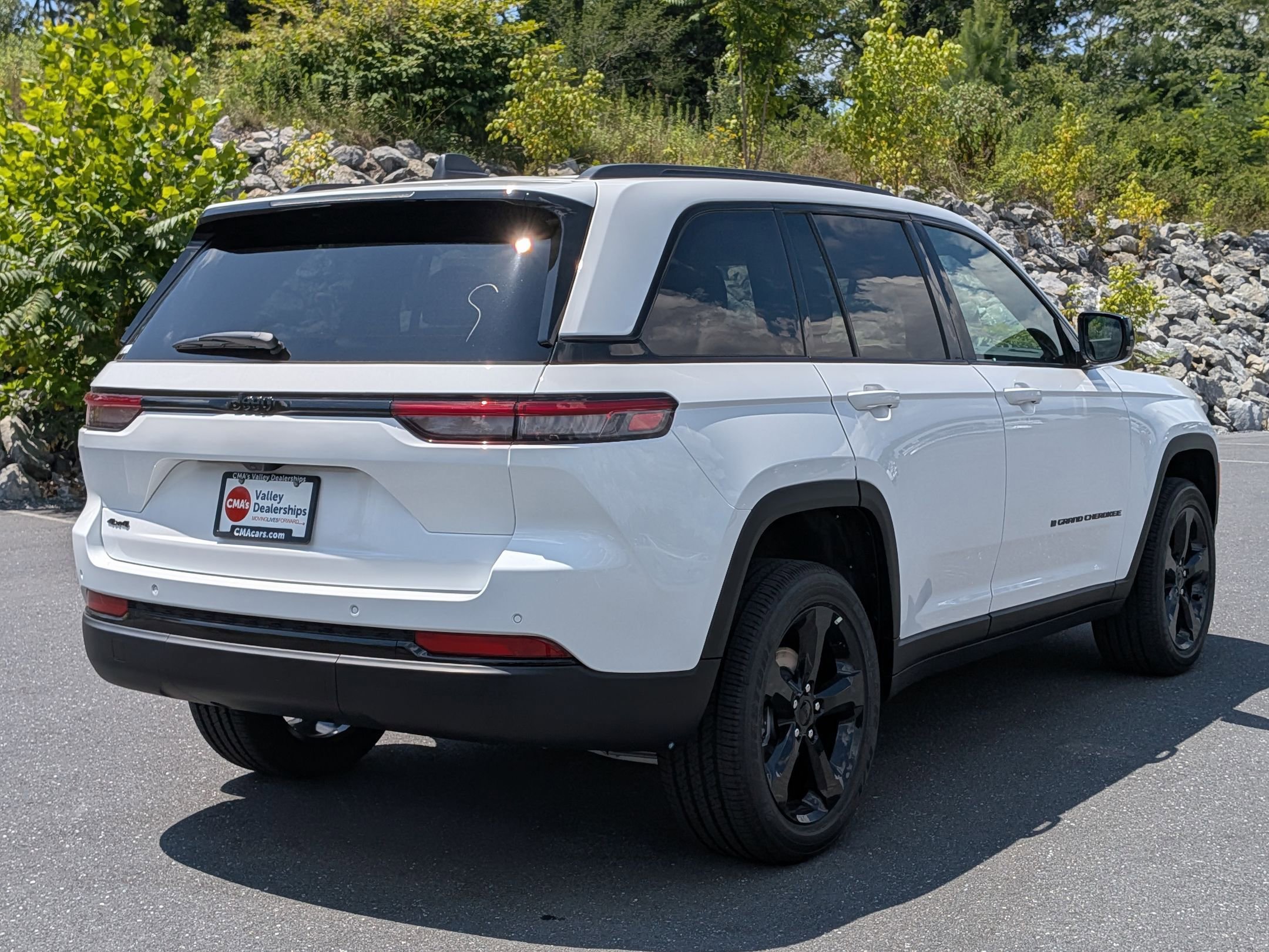 2025 Jeep Grand Cherokee Altitude X photo 2