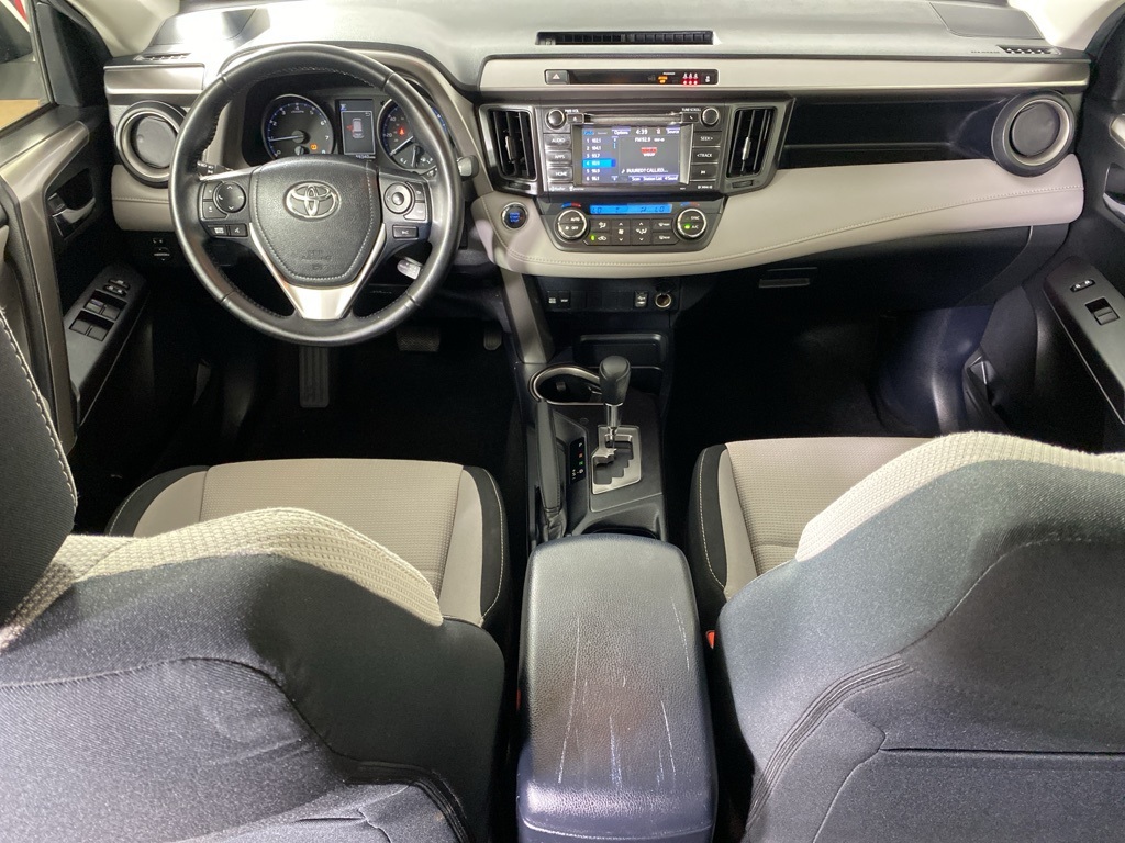 2018 Toyota RAV4 XLE photo 2