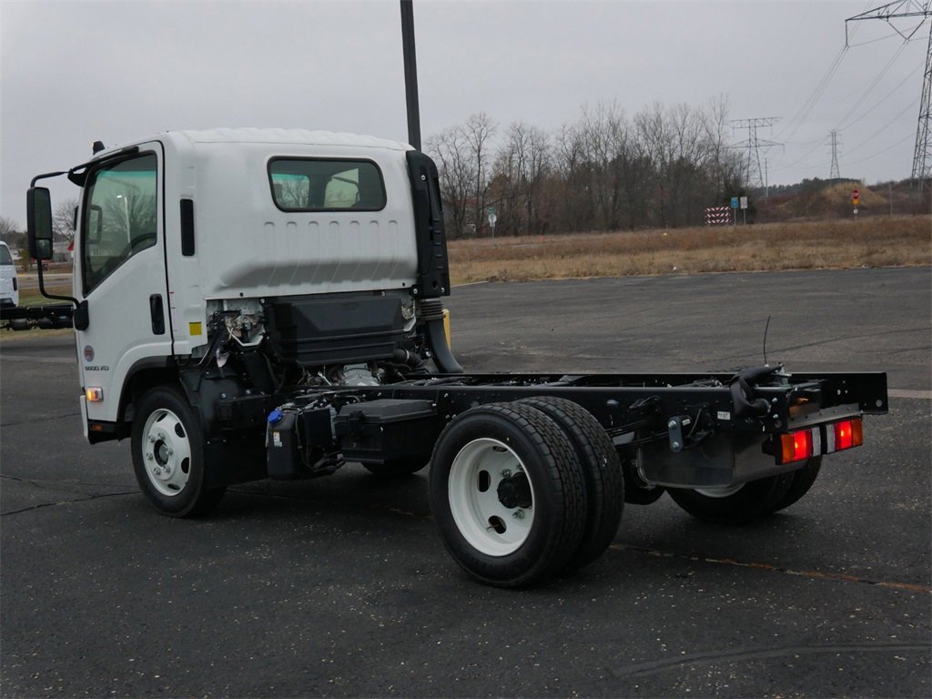 2025 Chevrolet Silverado photo 2