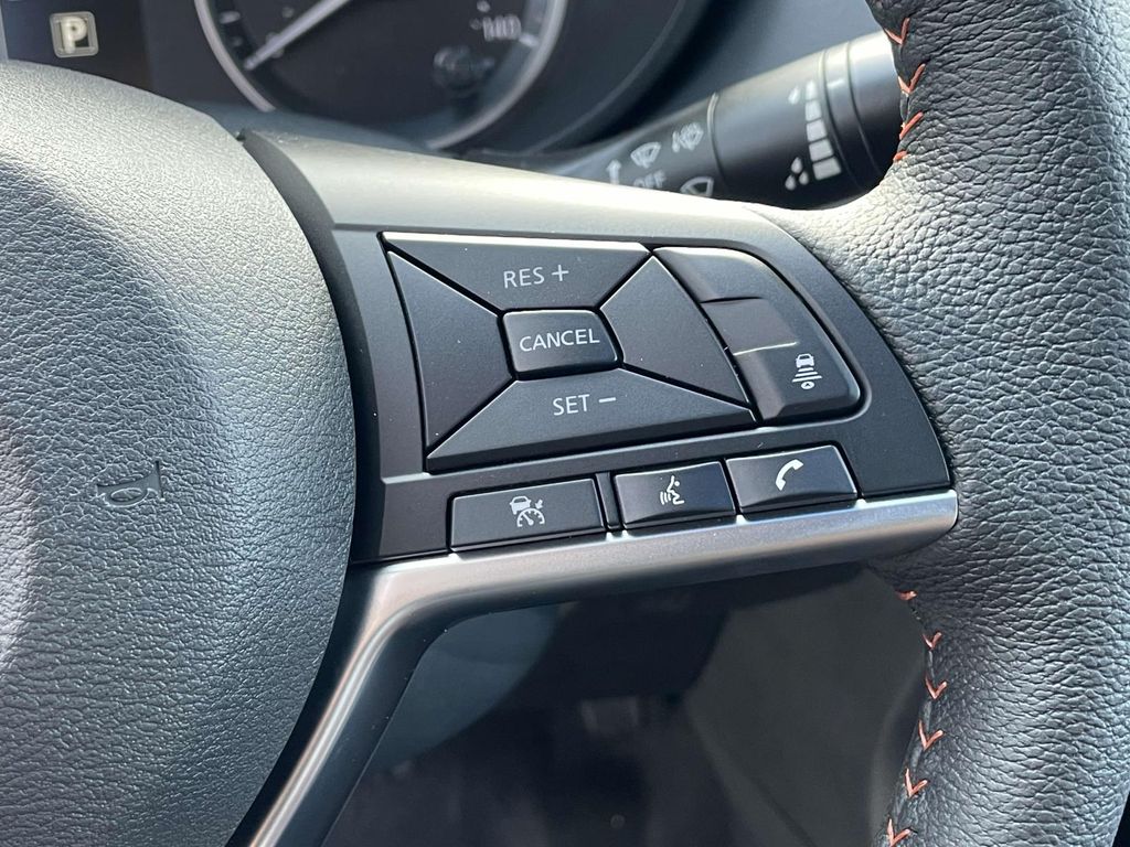 2025 Nissan Versa SR photo 19
