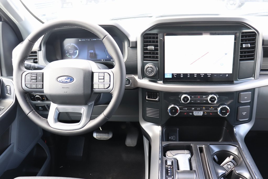 2025 Ford F-150 Lightning XLT photo 3