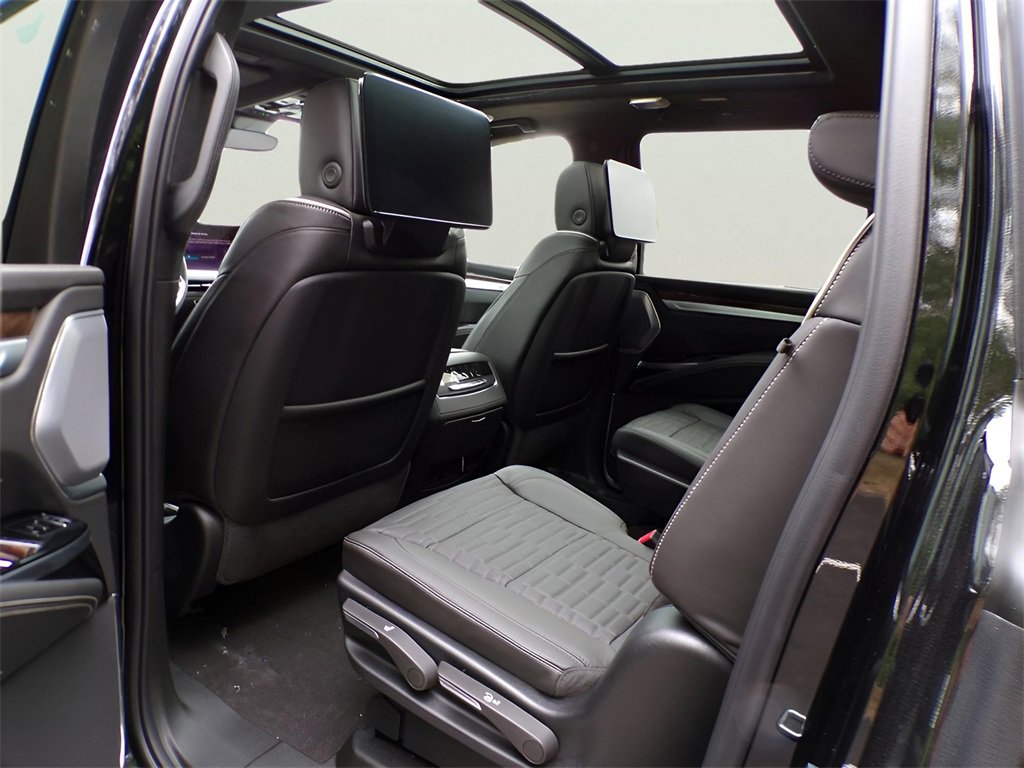2025 Cadillac Escalade ESV Sport Platinum photo 7