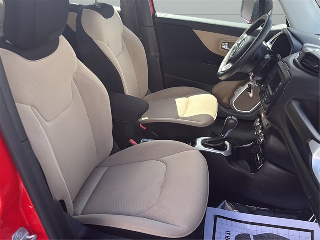 2015 Jeep Renegade Sport photo 10