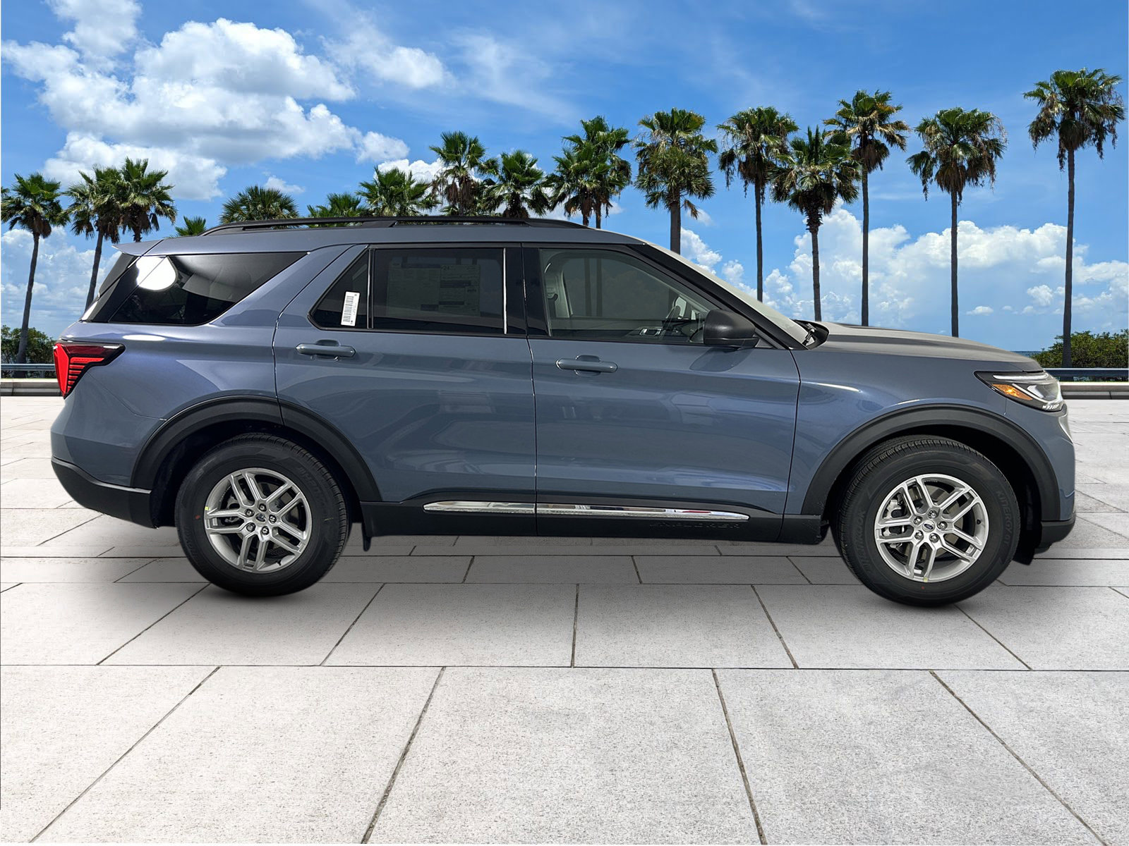 2025 Ford Explorer photo 9