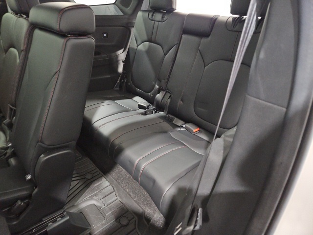 2025 Honda Pilot Black Edition photo 12