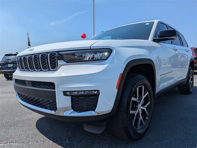 2025 Jeep Grand Cherokee Limited photo 7