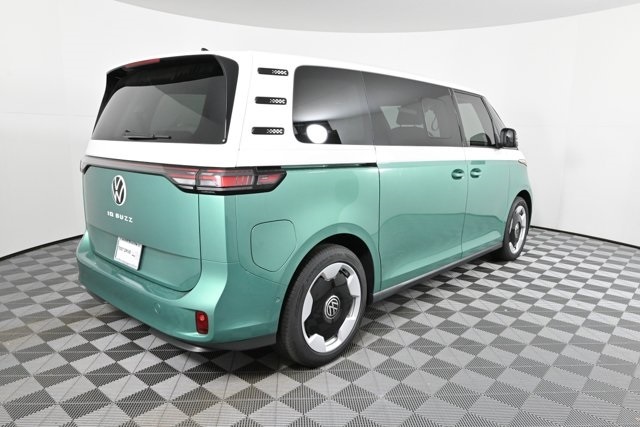 2025 Volkswagen ID. Buzz Pro Plus photo 4