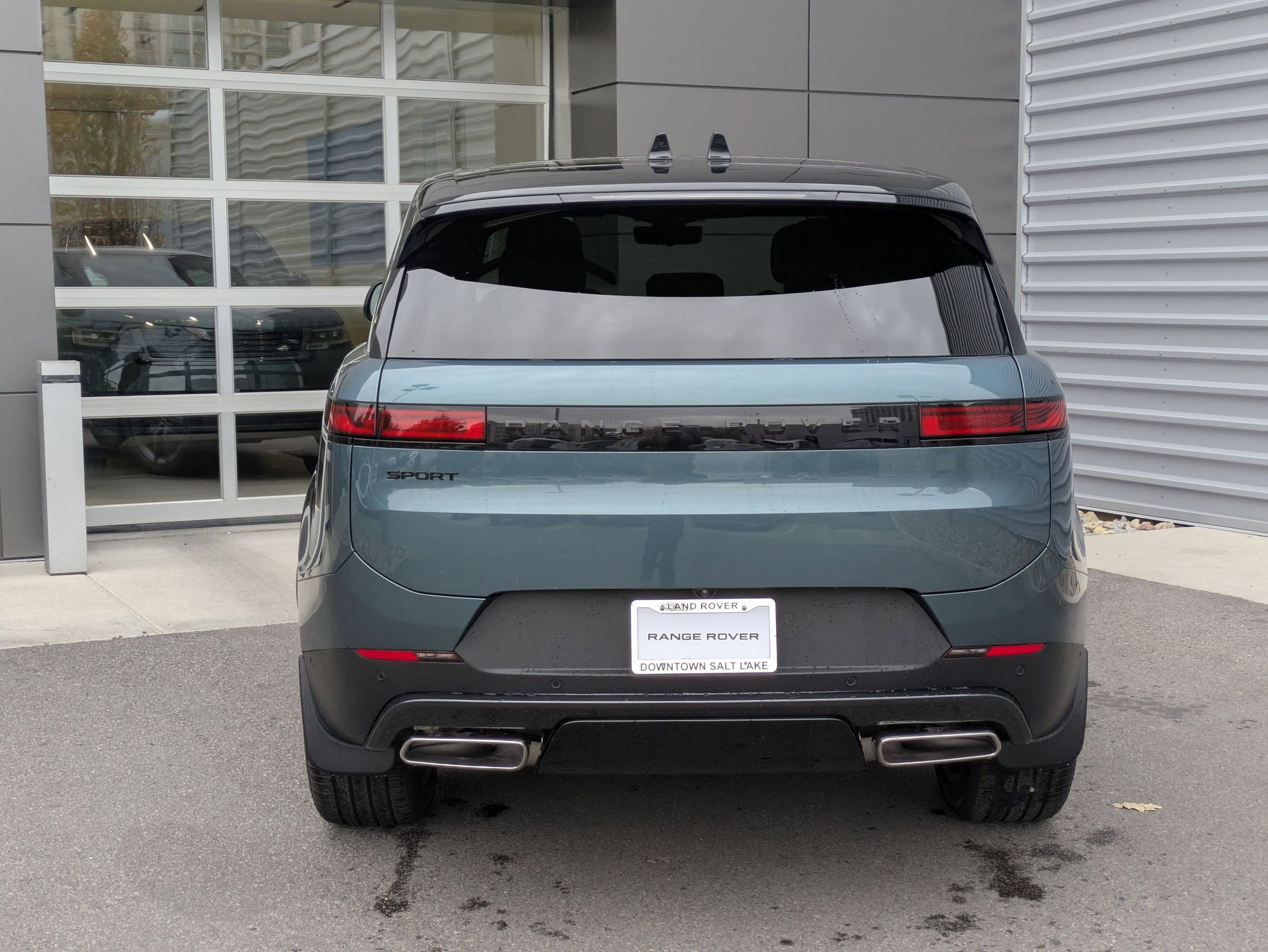 2025 Land Rover Range Rover Sport SE photo 4