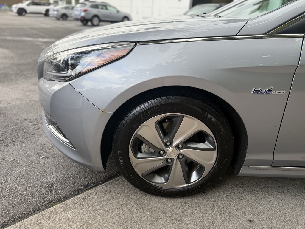 2017 Hyundai Sonata Hybrid Limited photo 5