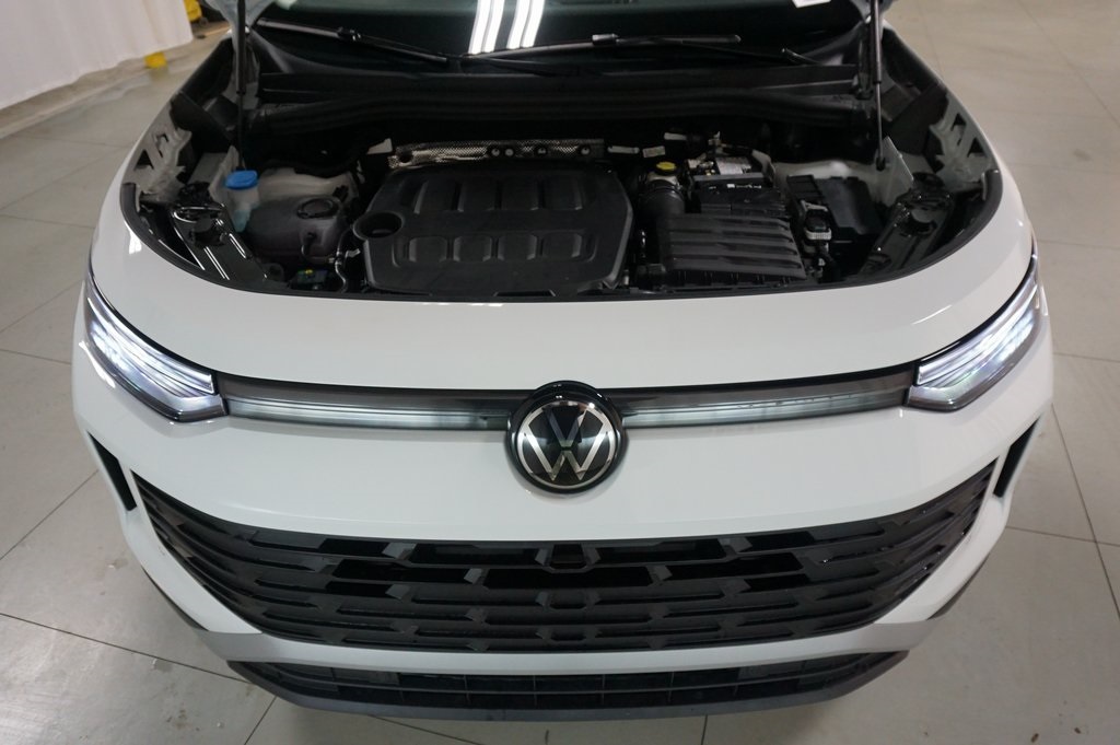 2025 Volkswagen Tiguan SE photo 25