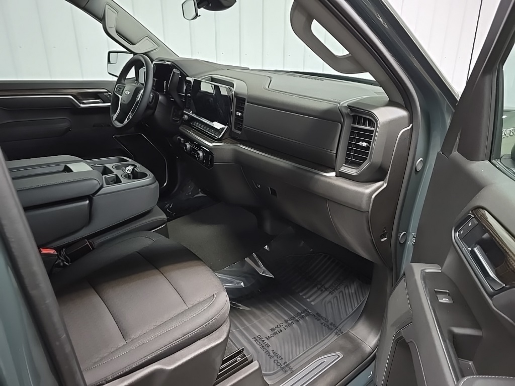 2025 Chevrolet Silverado 1500 LT photo 15