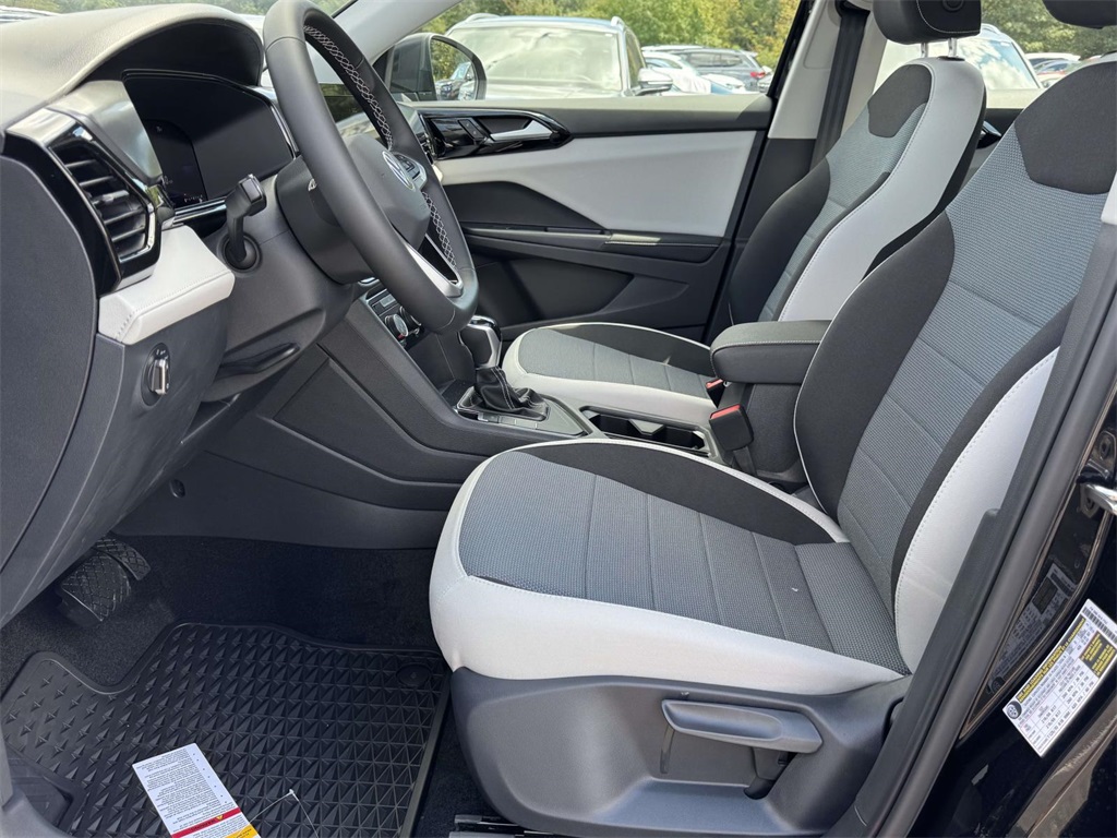 2025 Volkswagen Taos S photo 13