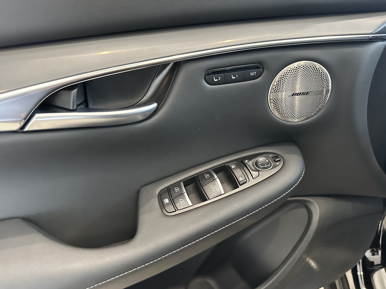 2025 Infiniti QX50 Luxe AWD photo 9