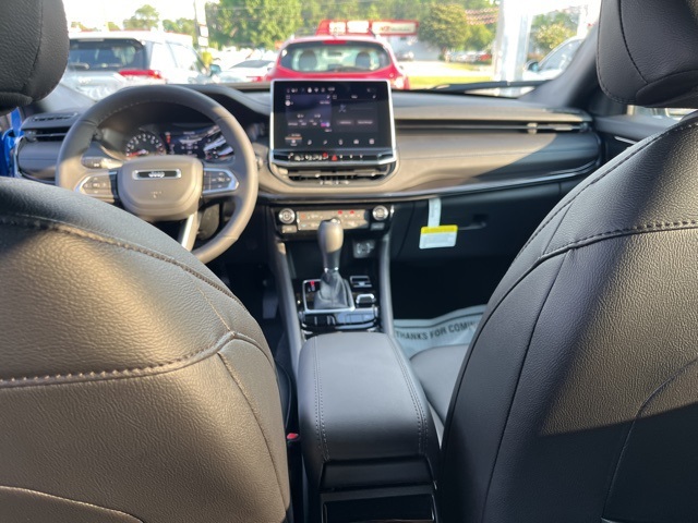 2025 Jeep Compass Latitude photo 16