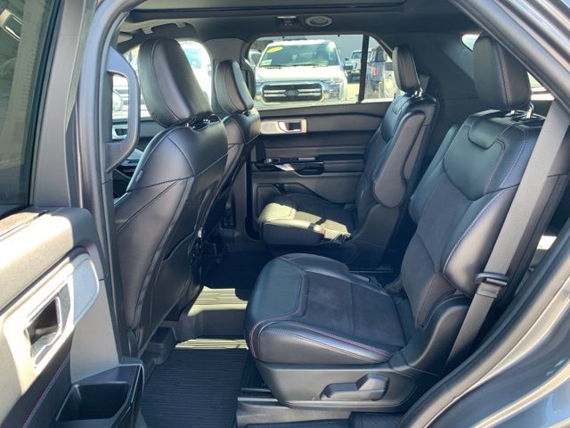 2024 Ford Explorer ST photo 21