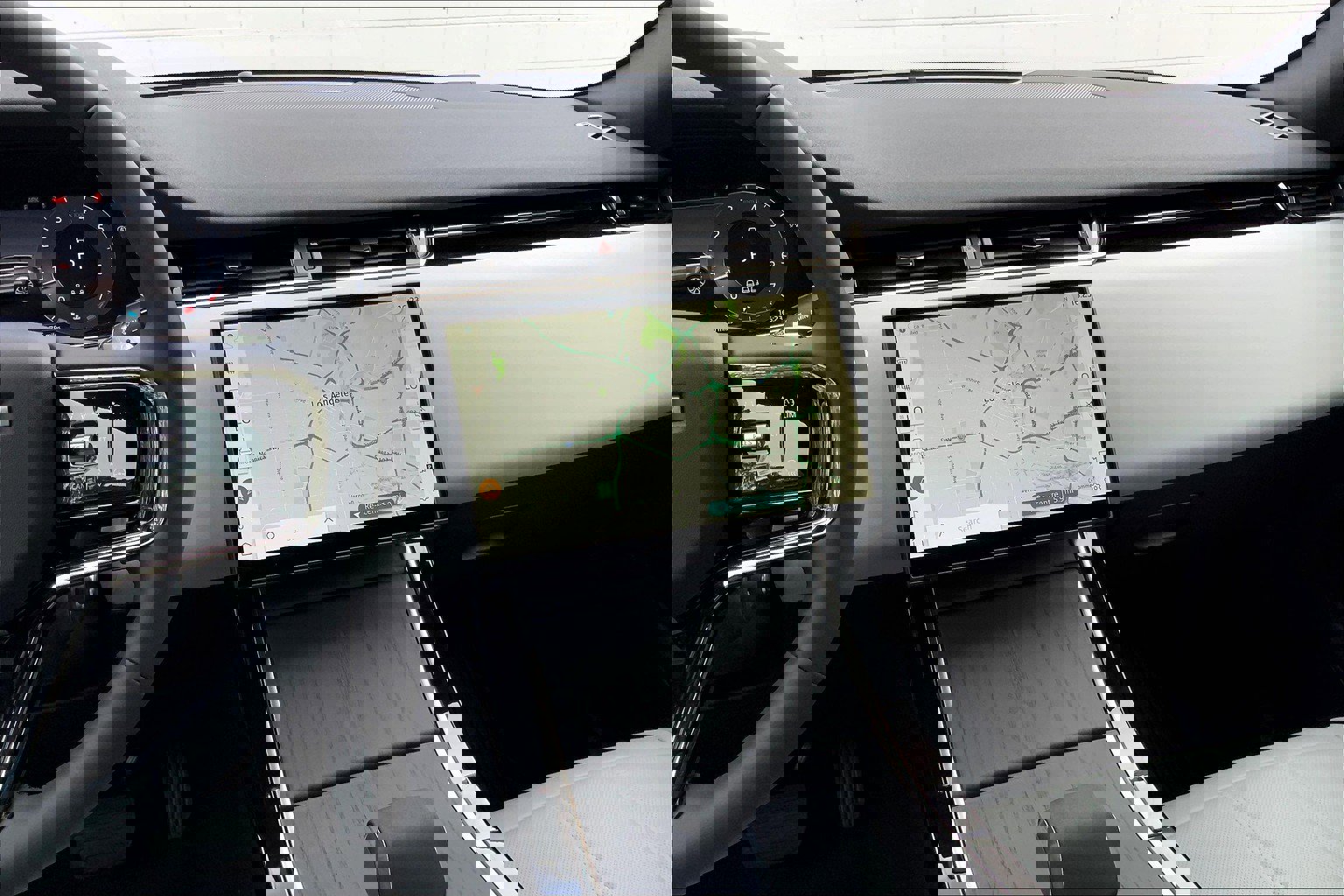 2026 Land Rover Range Rover Evoque S photo 6