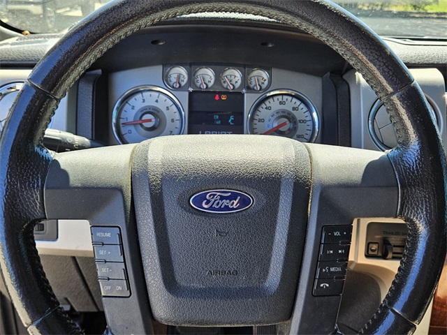 2010 Ford F-150 Lariat photo 21
