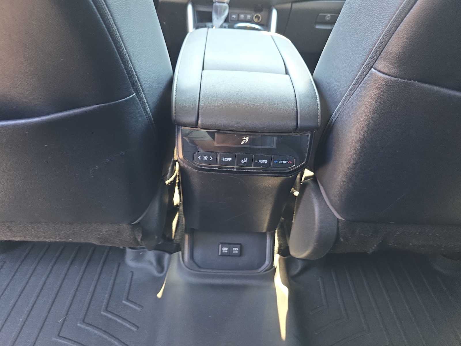2021 Toyota Highlander Hybrid XLE photo 31