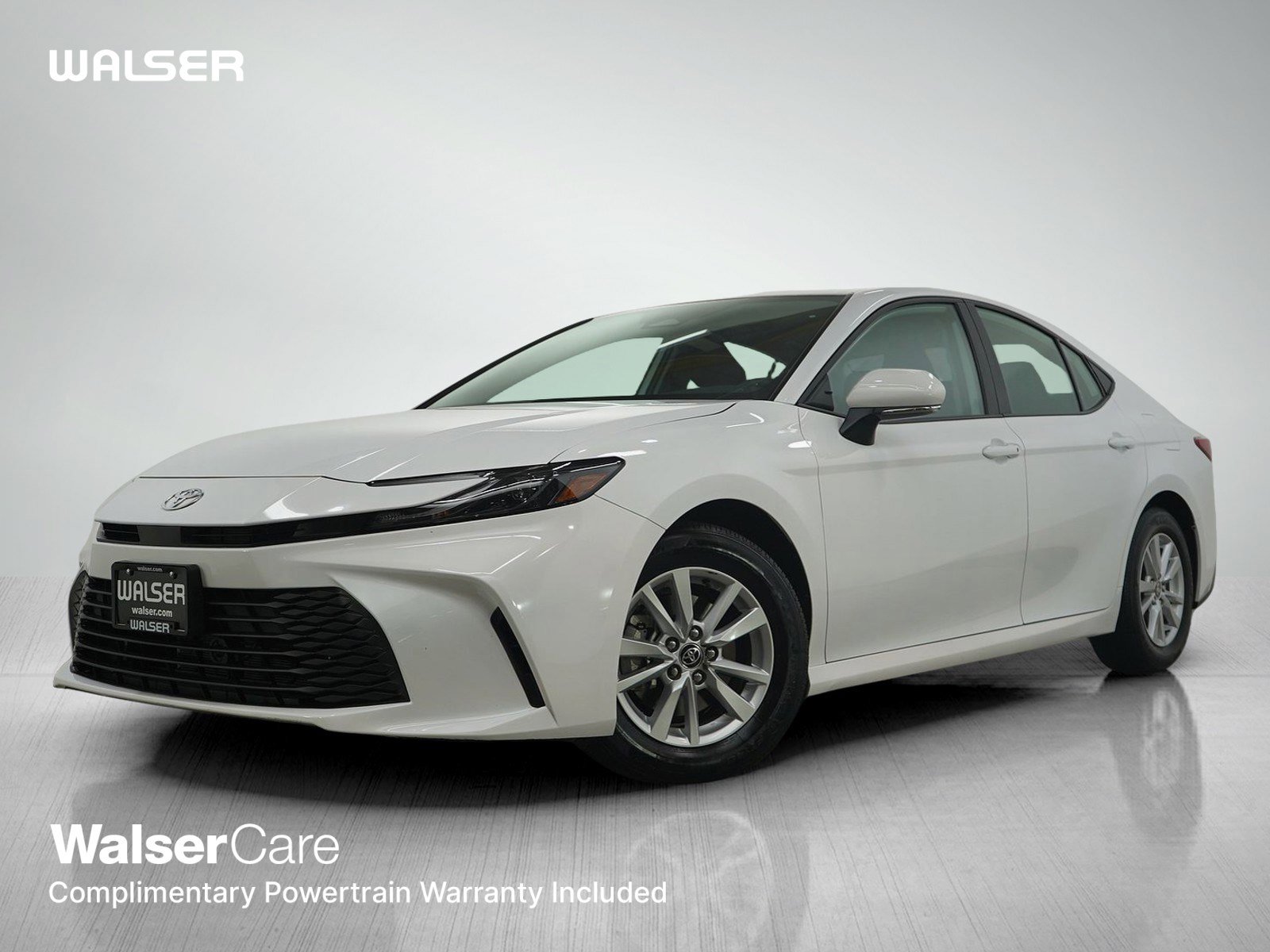 2025 Toyota Camry LE's photo