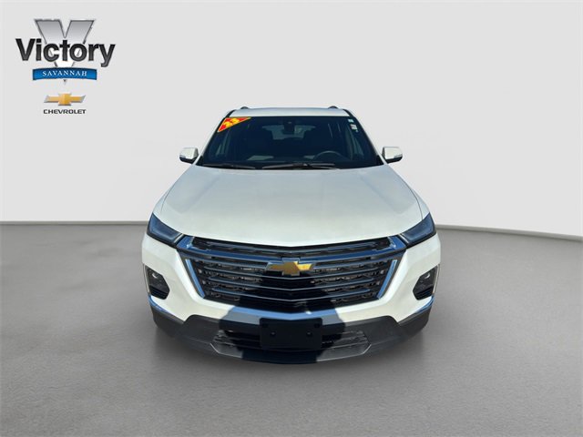 Used 2023 Chevrolet Traverse 3LT with VIN 1GNEVHKW9PJ323823 for sale in Kansas City