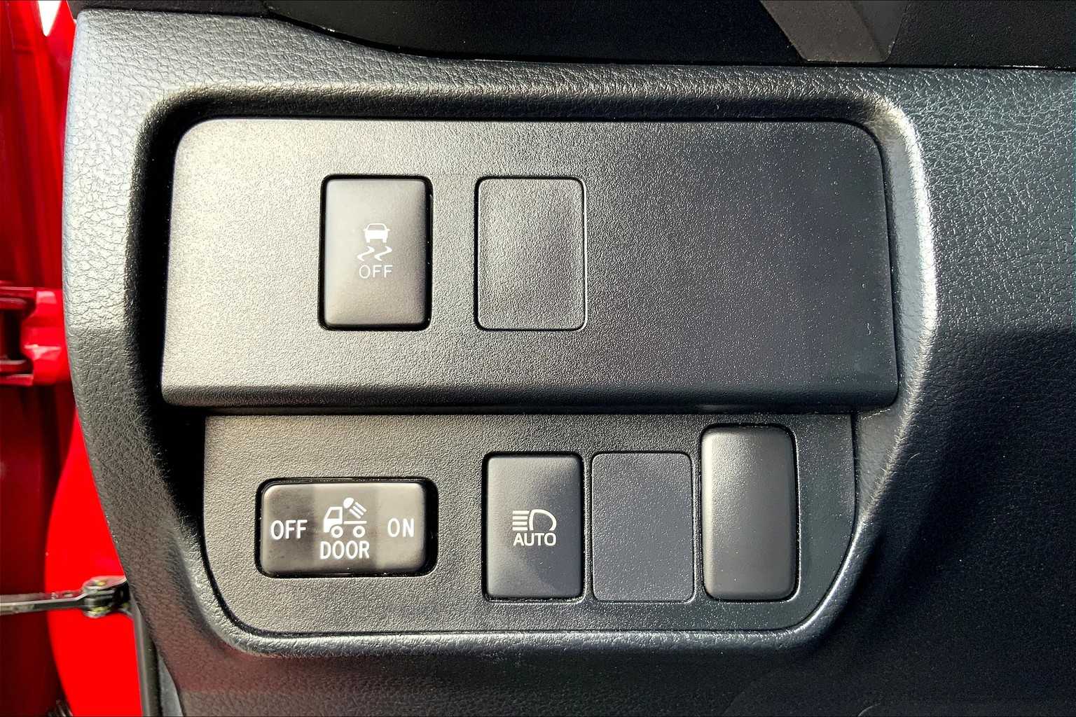 2021 Toyota Tacoma SR5 photo 30