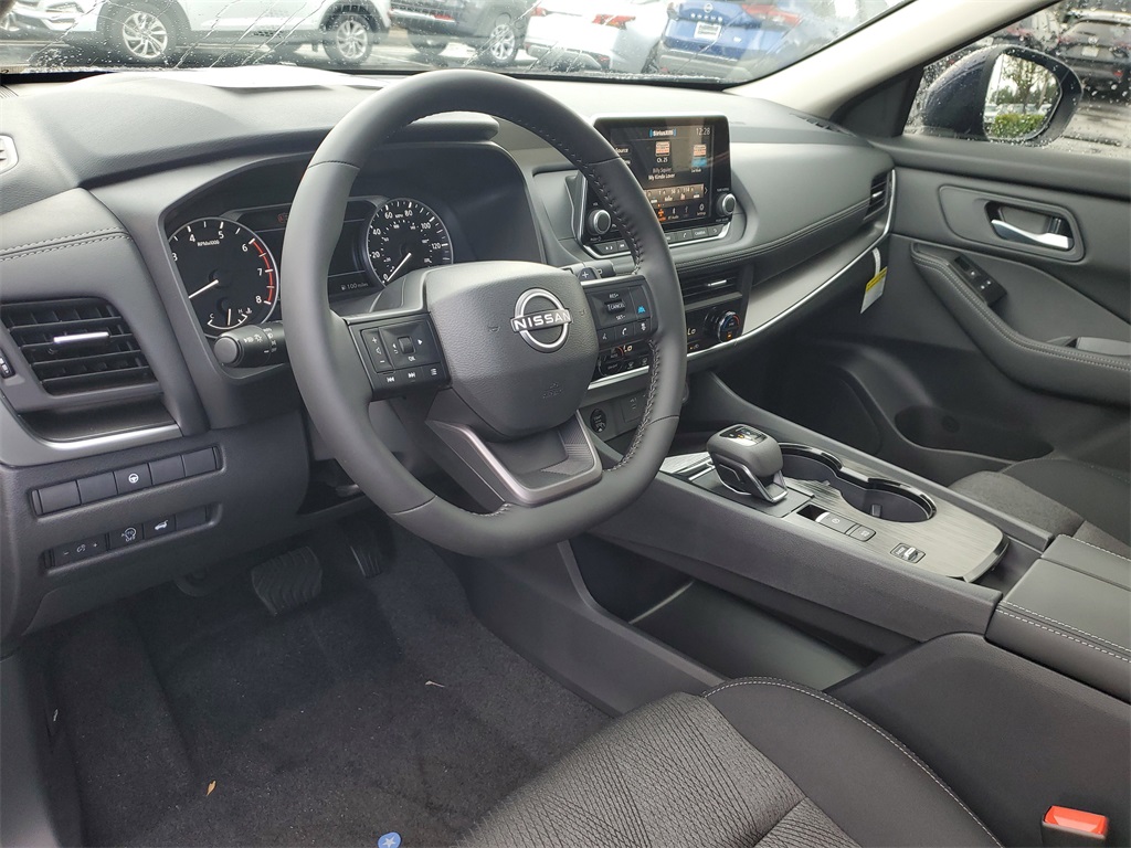 2026 Nissan Rogue SV photo 13
