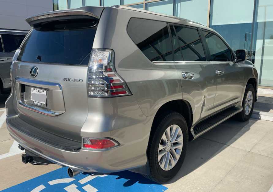 2021 Lexus GX 460 Premium photo 3