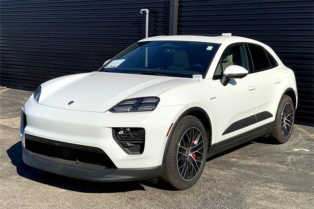 2025 Porsche Macan S
