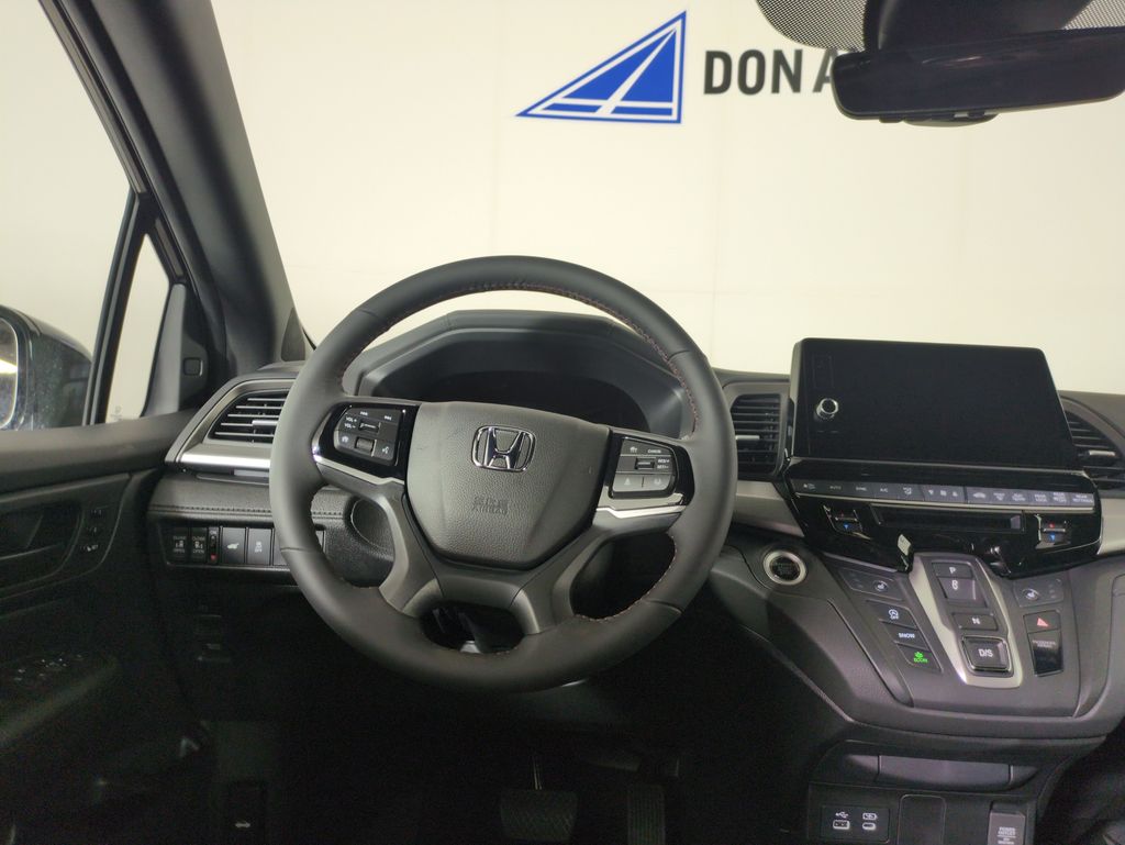 2026 Honda Odyssey photo 13