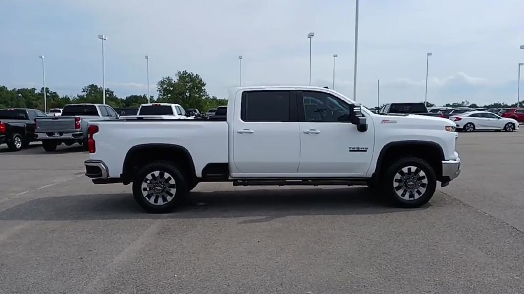 2024 Chevrolet Silverado 2500HD LT photo 8