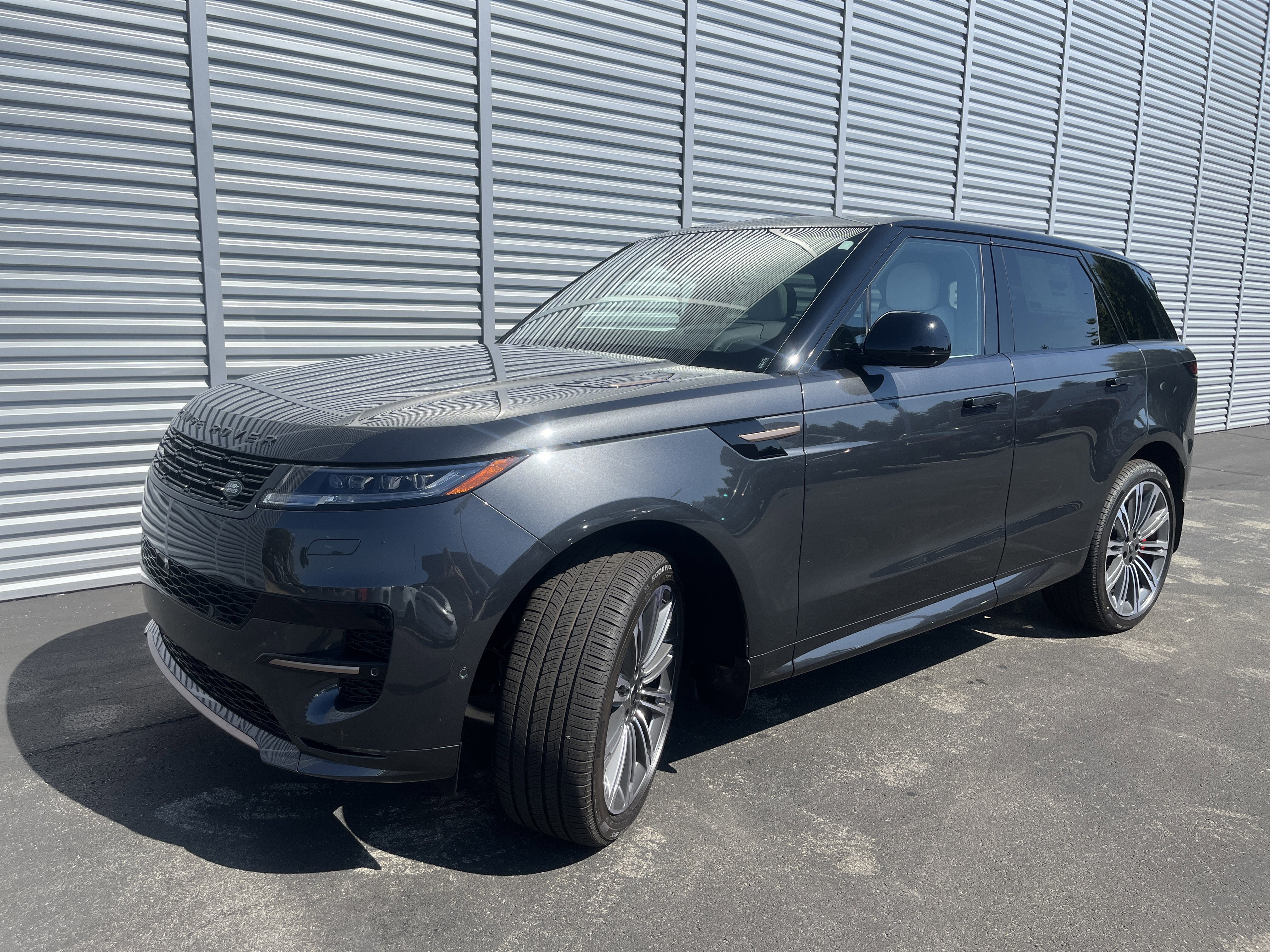 2025 Land Rover Range Rover Sport Dynamic SE's photo