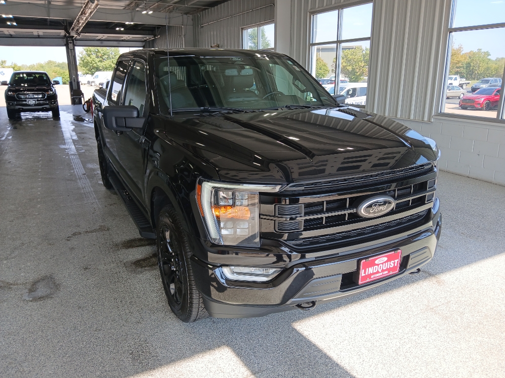 2022 Ford F-150 XLT photo 2