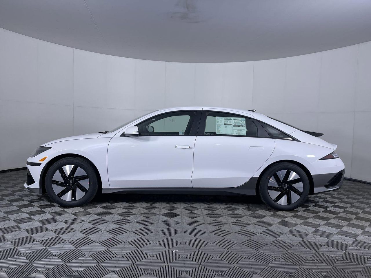 2025 Hyundai Ioniq 6 SE photo 8