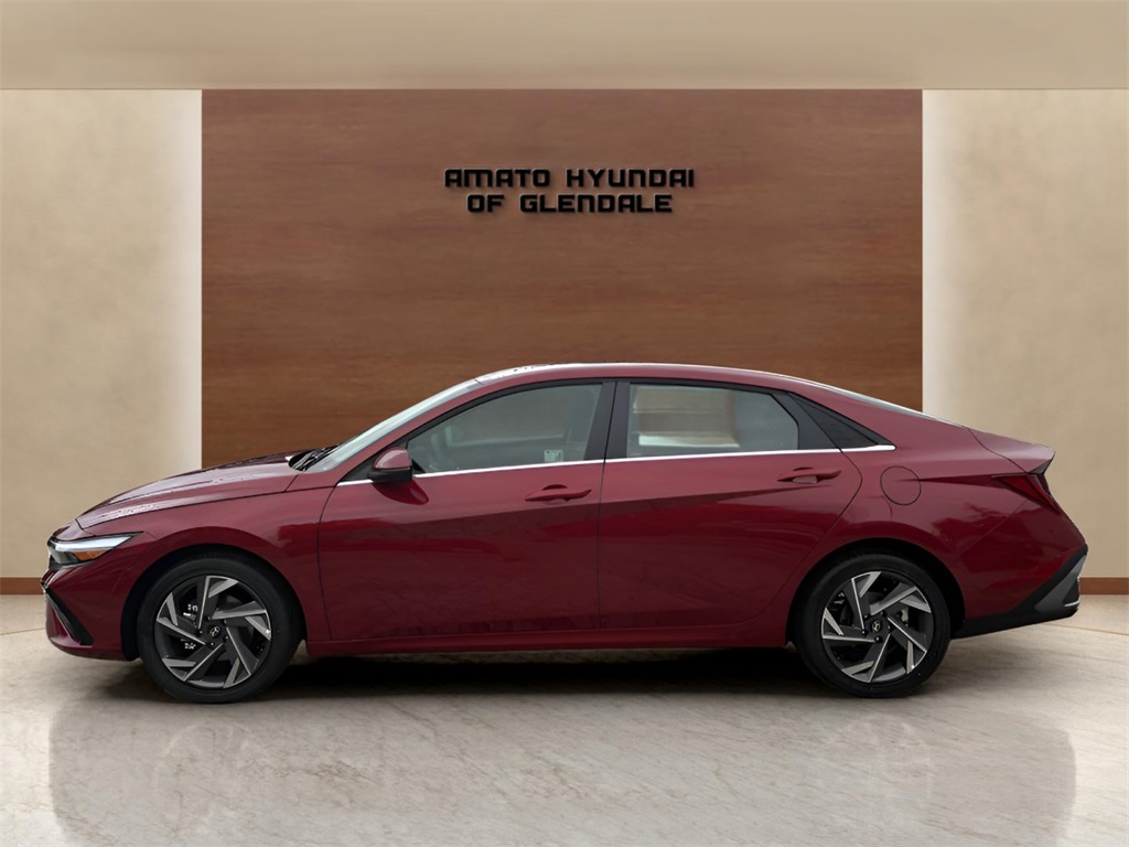 2025 Hyundai Elantra Limited photo 2
