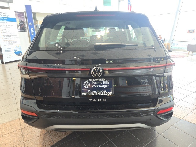 2025 Volkswagen Taos S photo 6