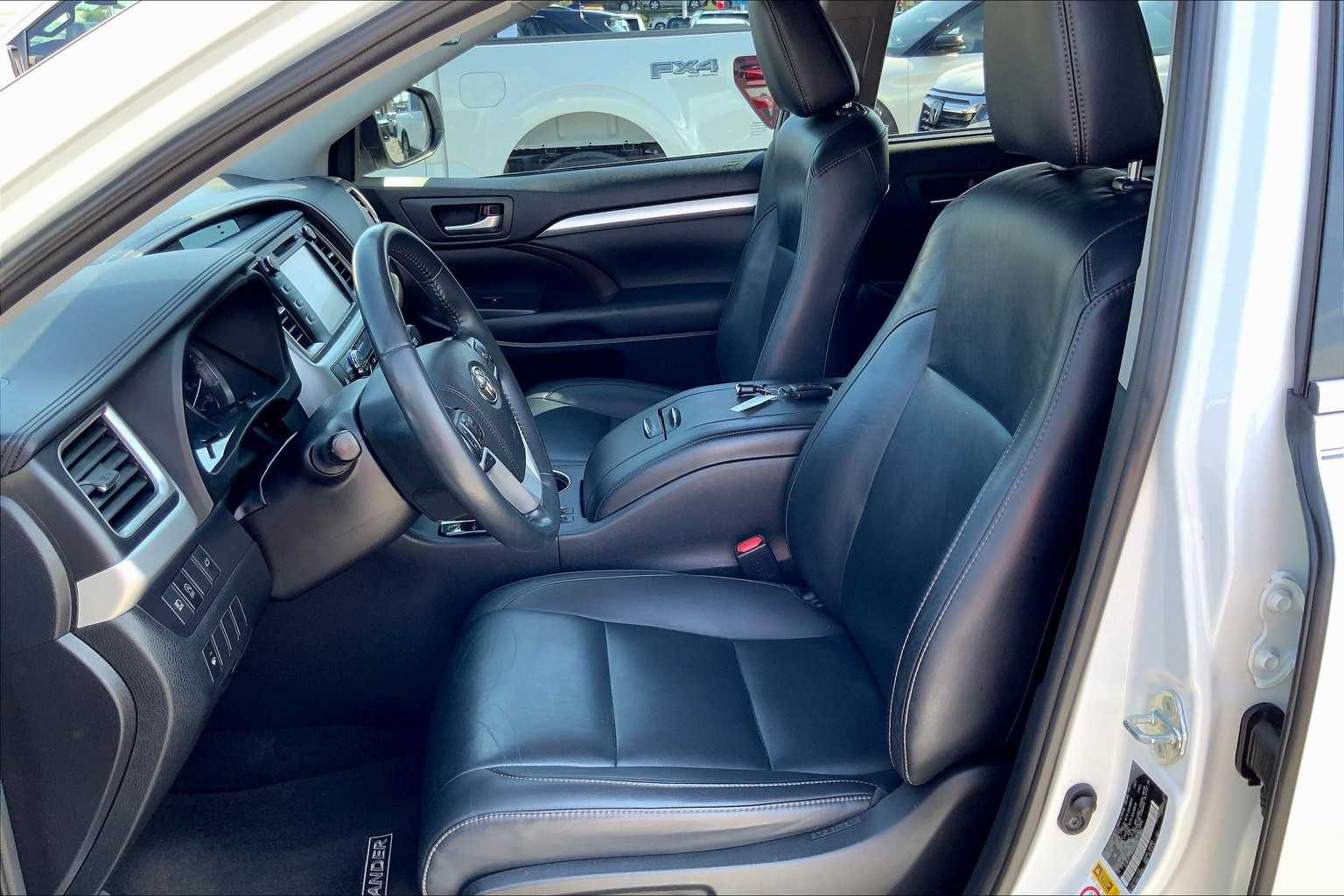 2019 Toyota Highlander XLE photo 6