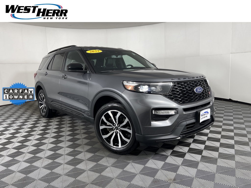 2022 Ford Explorer ST's photo