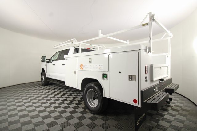 2025 Ford F-350 photo 3