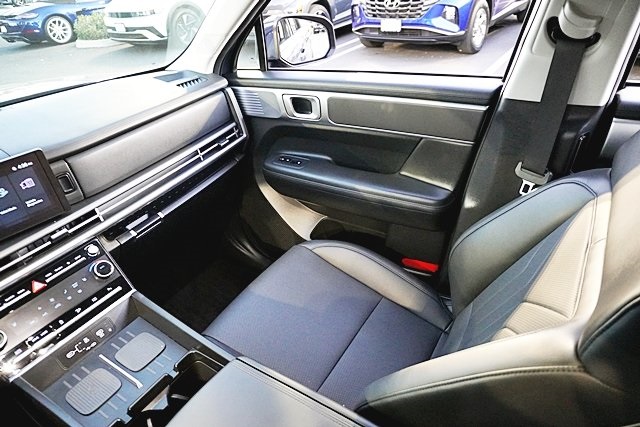 Used 2025 Blue Hyundai SEL image 21