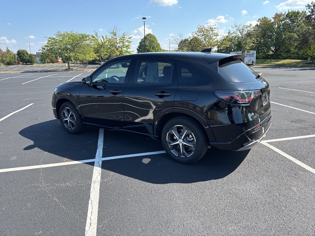 2025 Honda HR-V EX-L photo 2