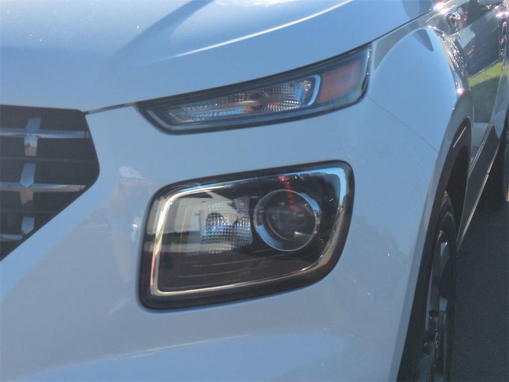 2026 Hyundai Venue SEL photo 7