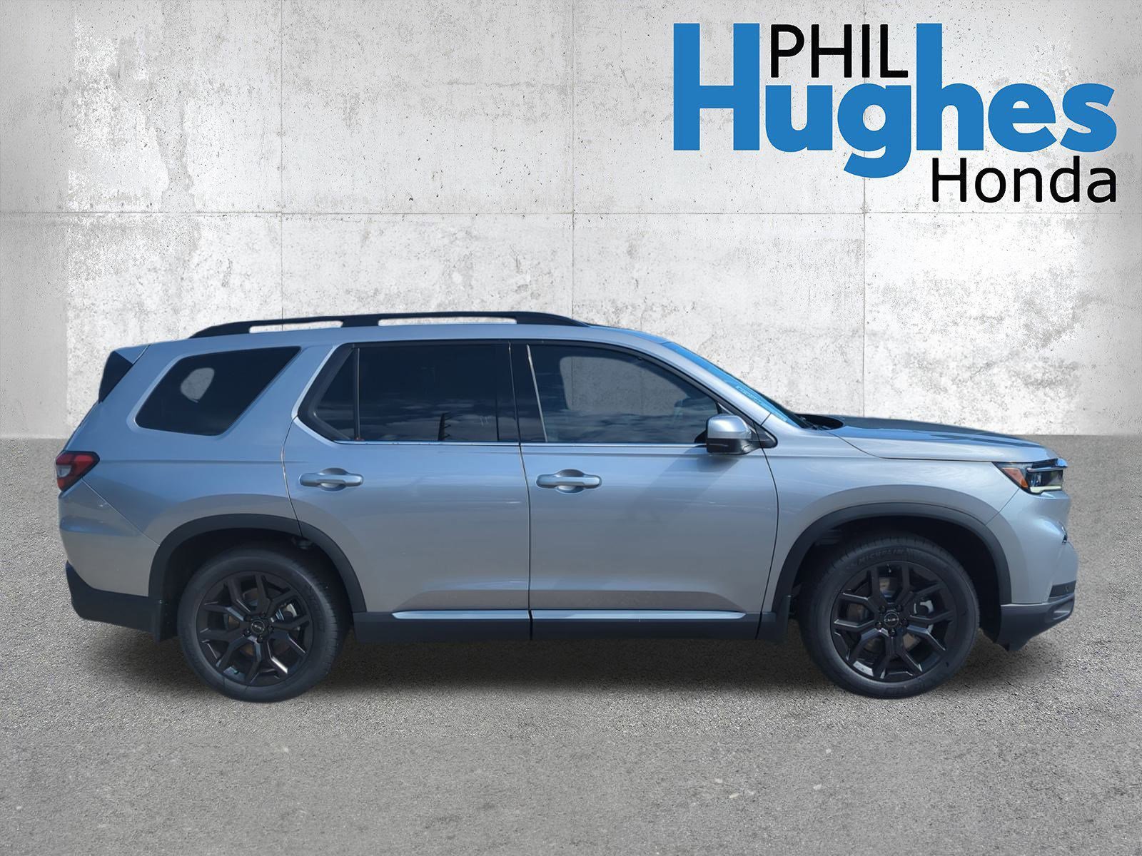 2025 Honda Pilot Touring photo 2