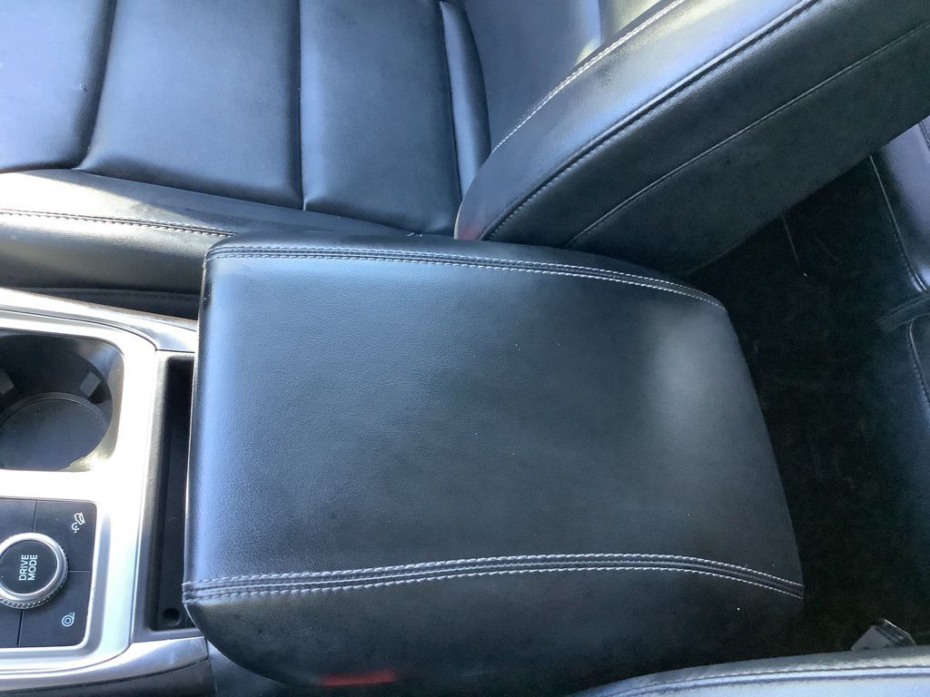 2024 Ford Explorer XLT photo 18