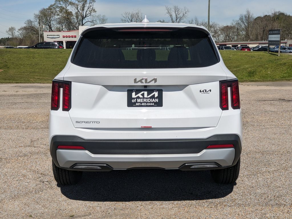 2025 Kia Sorento LX photo 4